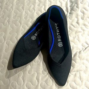 ROTHY’S The Point Black Solid Flats, Sz 7, Very good condition.